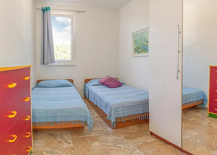 Appartement Awesome In *