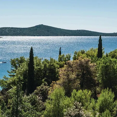 Awesome In Vinišće